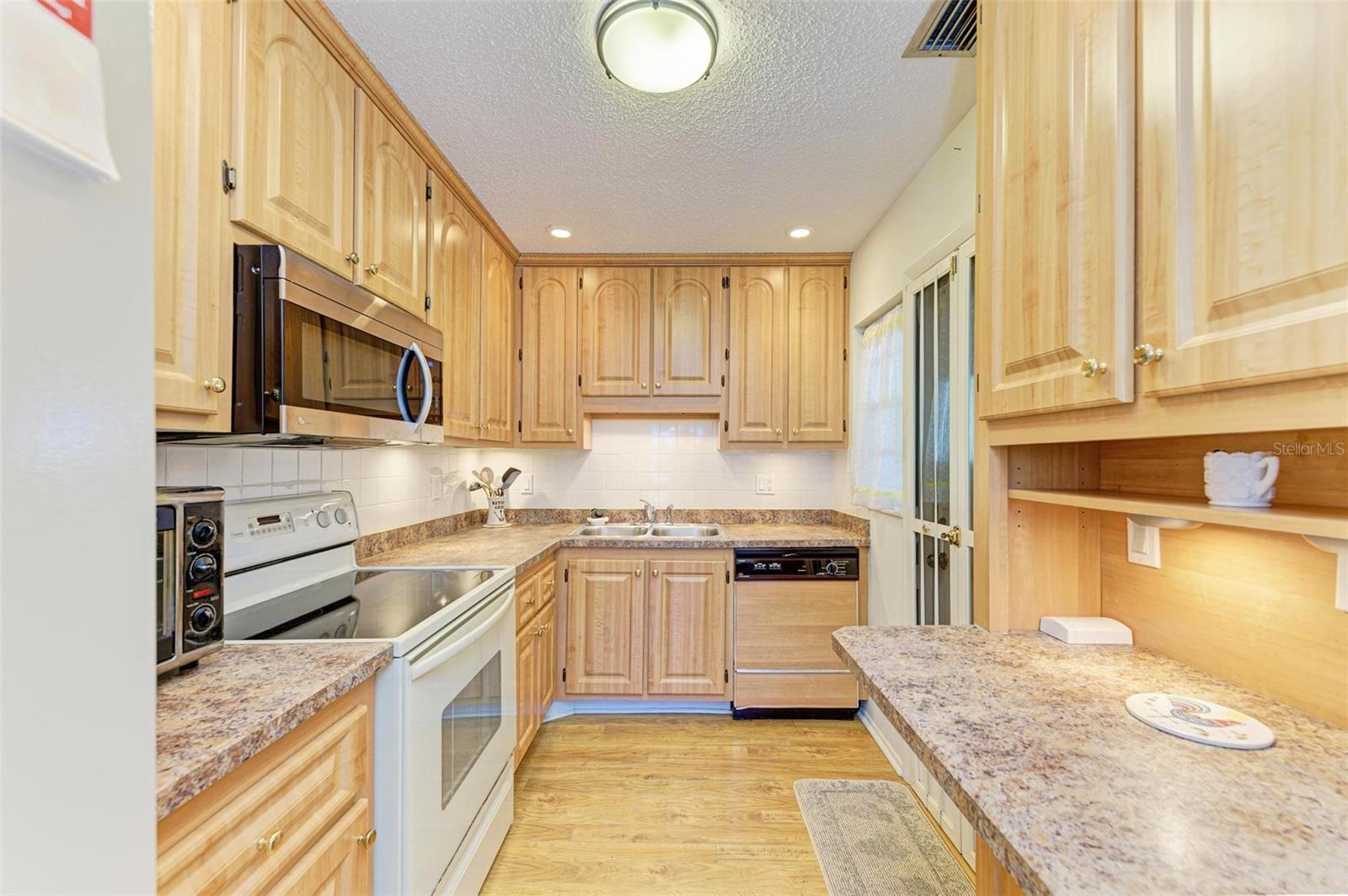 Image 18 of 38 For 390 301 Boulevard W 11d