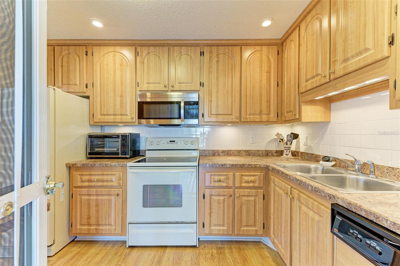 Image 20 of 38 For 390 301 Boulevard W 11d