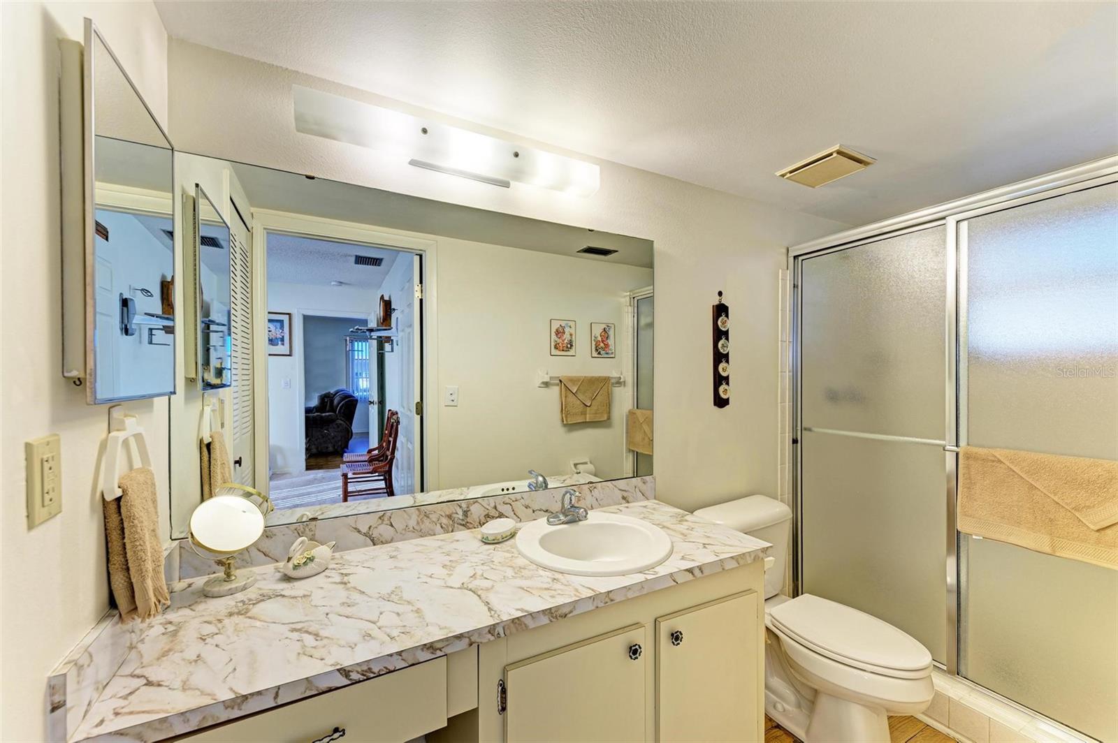 Image 24 of 38 For 390 301 Boulevard W 11d