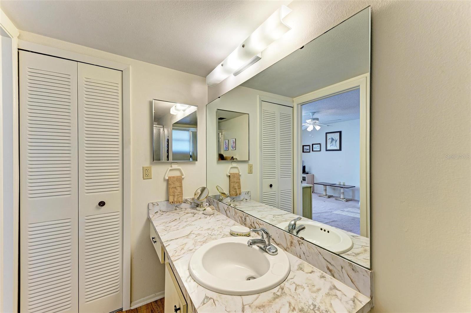 Image 25 of 38 For 390 301 Boulevard W 11d