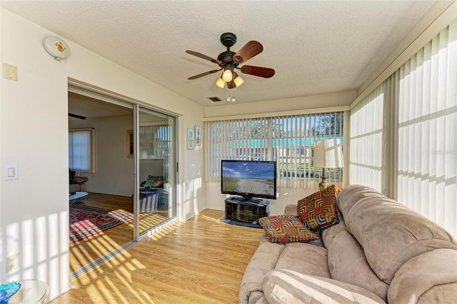 Image 28 of 38 For 390 301 Boulevard W 11d