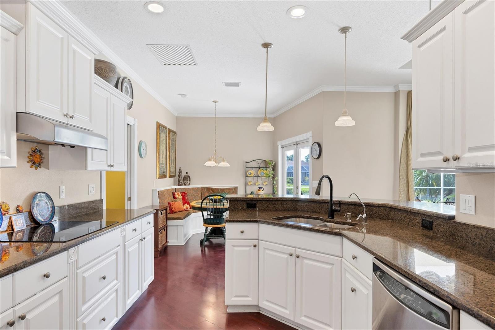 Image 11 of 35 For 5786 Sandy Pointe Drive