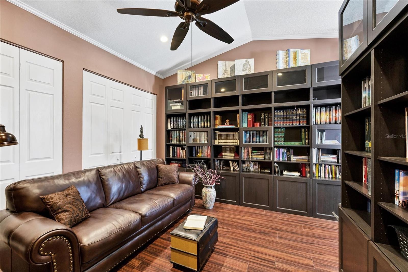 Image 23 of 35 For 5786 Sandy Pointe Drive