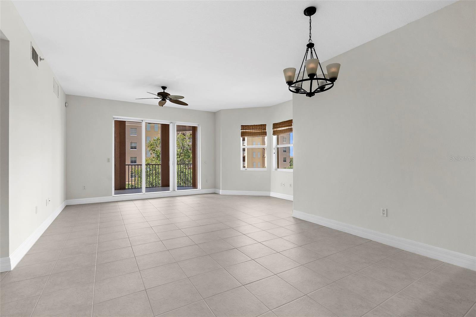 Image 11 of 38 For 1921 Monte Carlo Drive 405