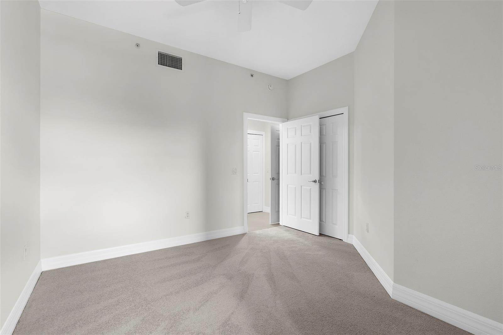 Image 31 of 38 For 1921 Monte Carlo Drive 405