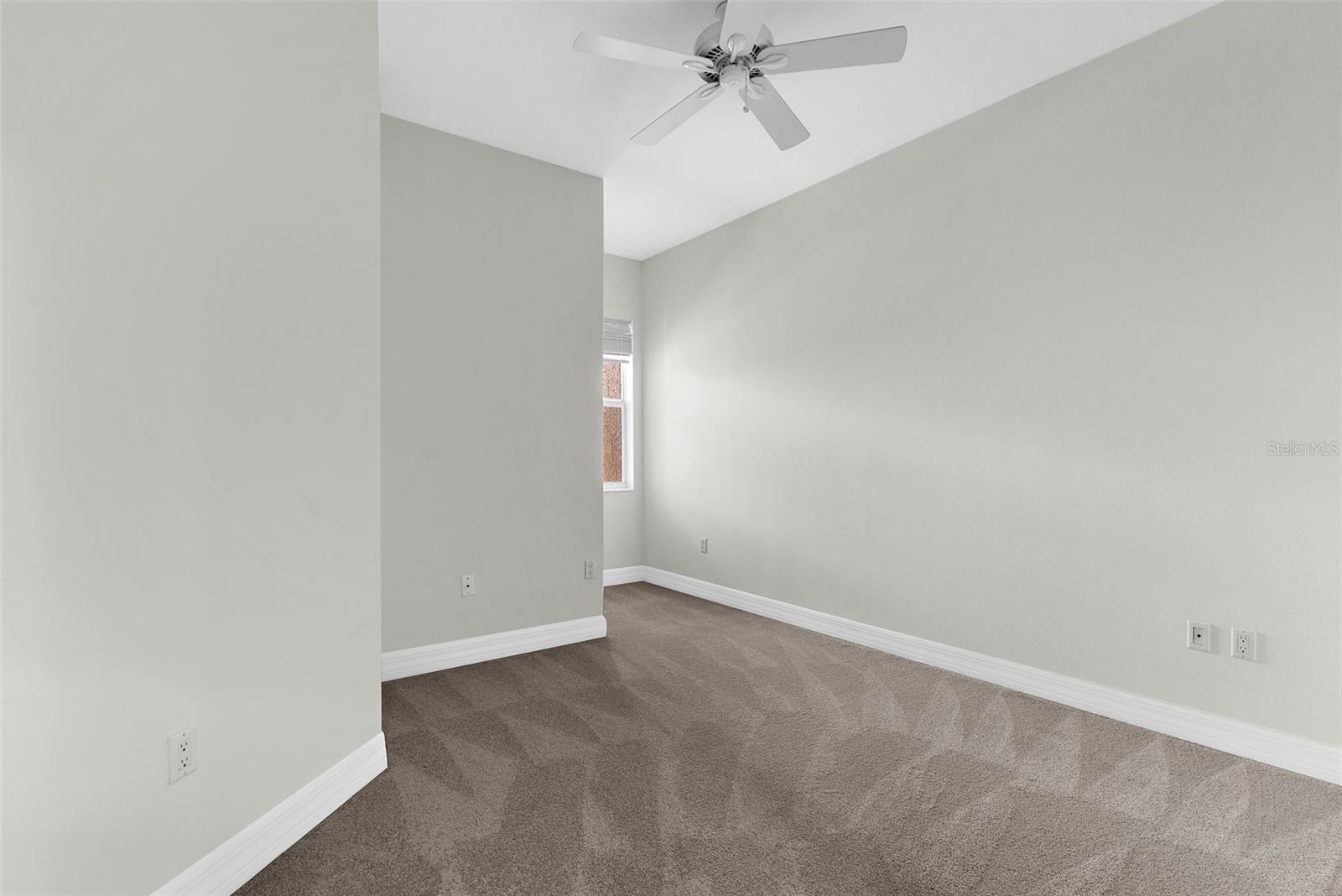 Image 32 of 38 For 1921 Monte Carlo Drive 405