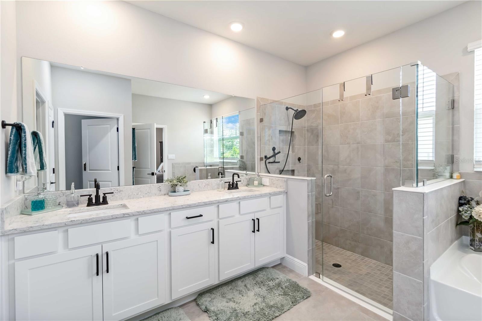 Image 13 of 29 For 17551 Cantarina Cove