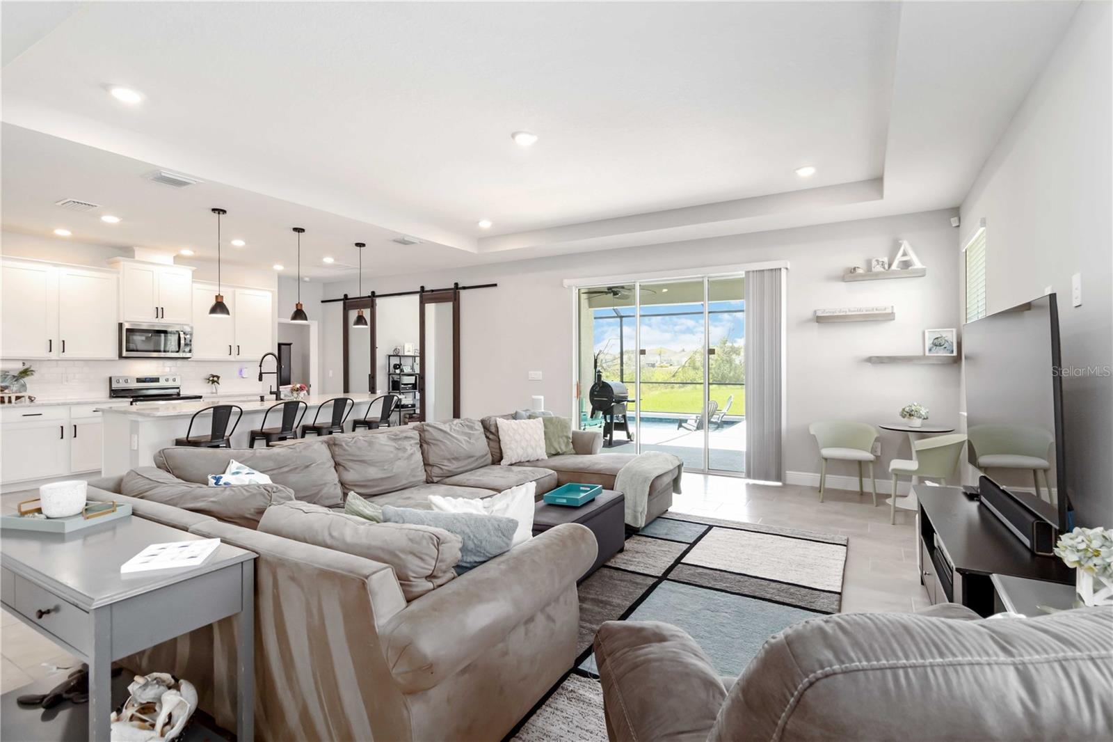 Image 5 of 29 For 17551 Cantarina Cove