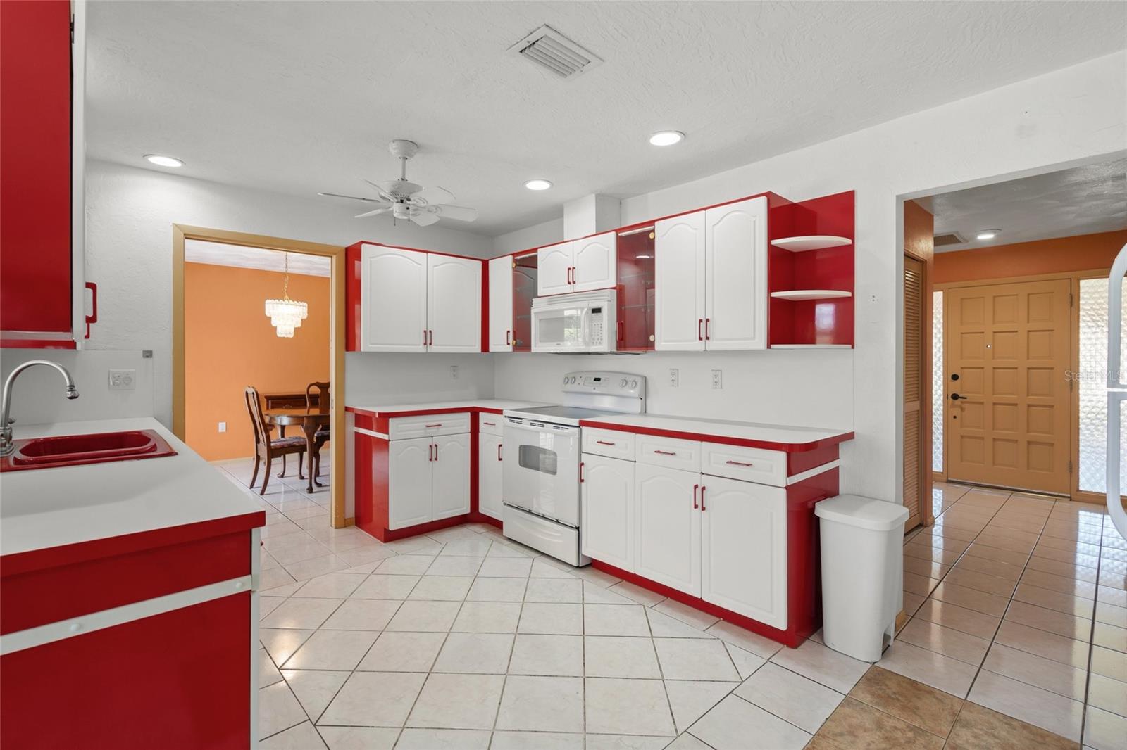 Image 12 of 54 For 464 Rubens Drive E