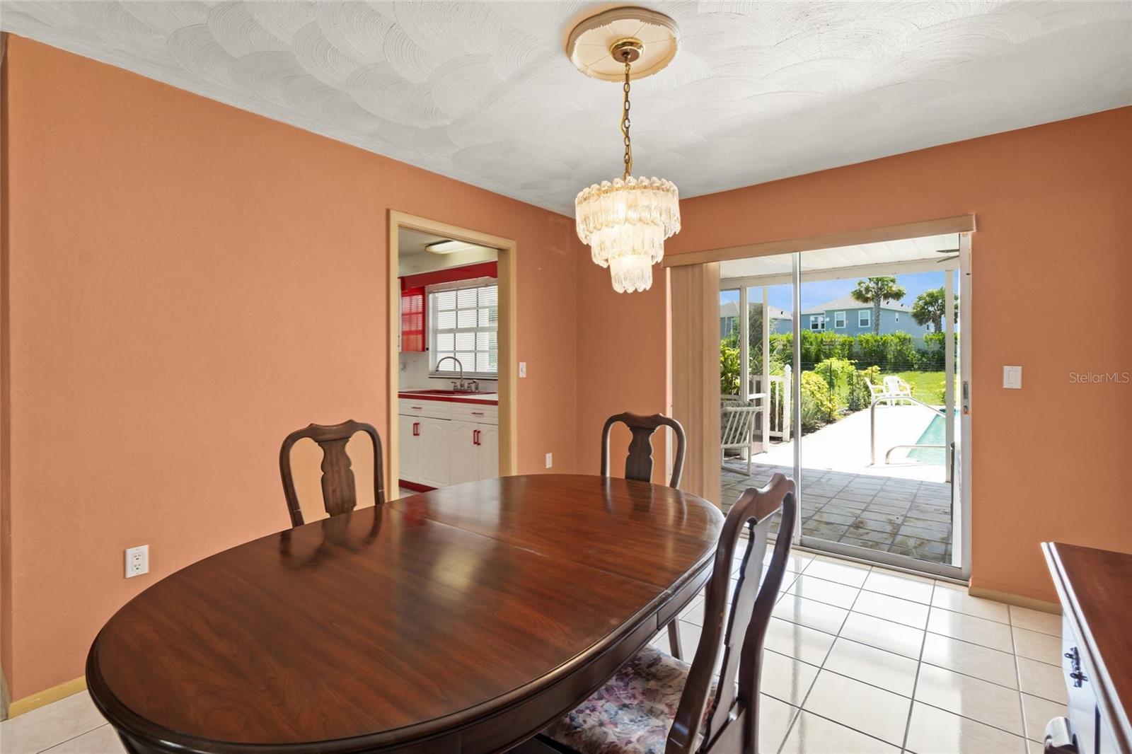 Image 9 of 54 For 464 Rubens Drive E