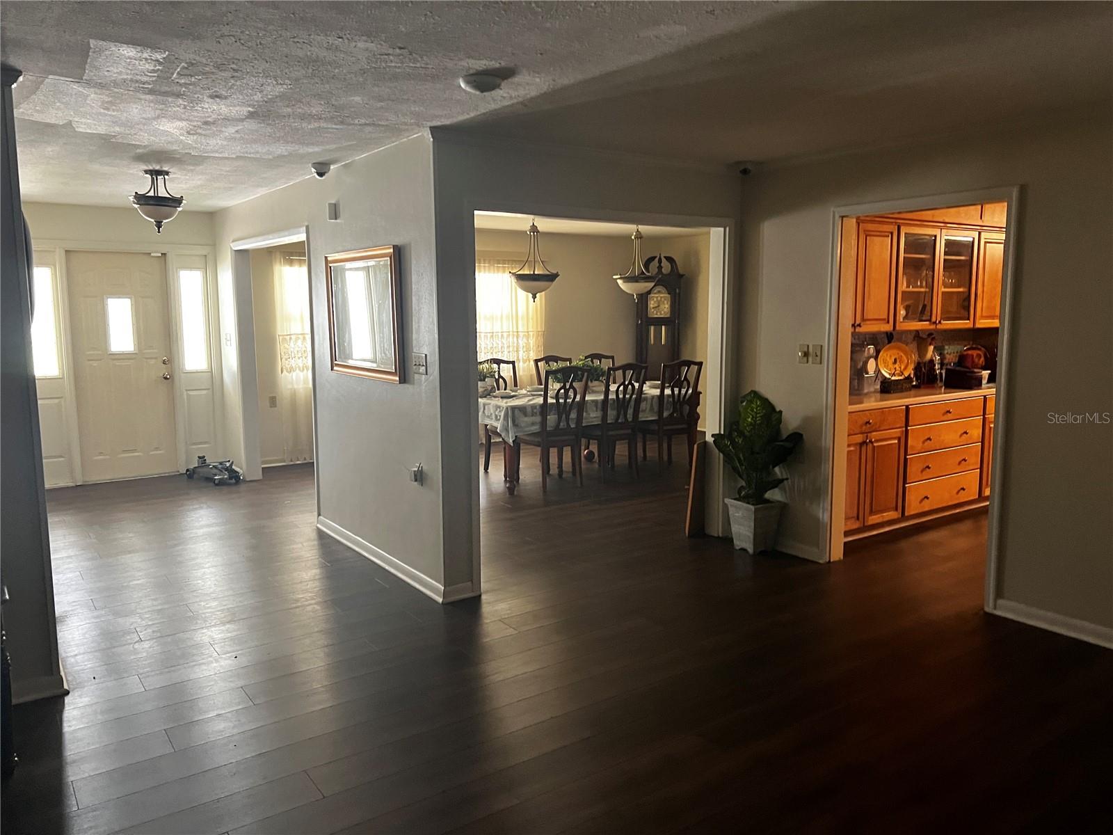 Image 3 of 24 For 2065 Flamingo Drive