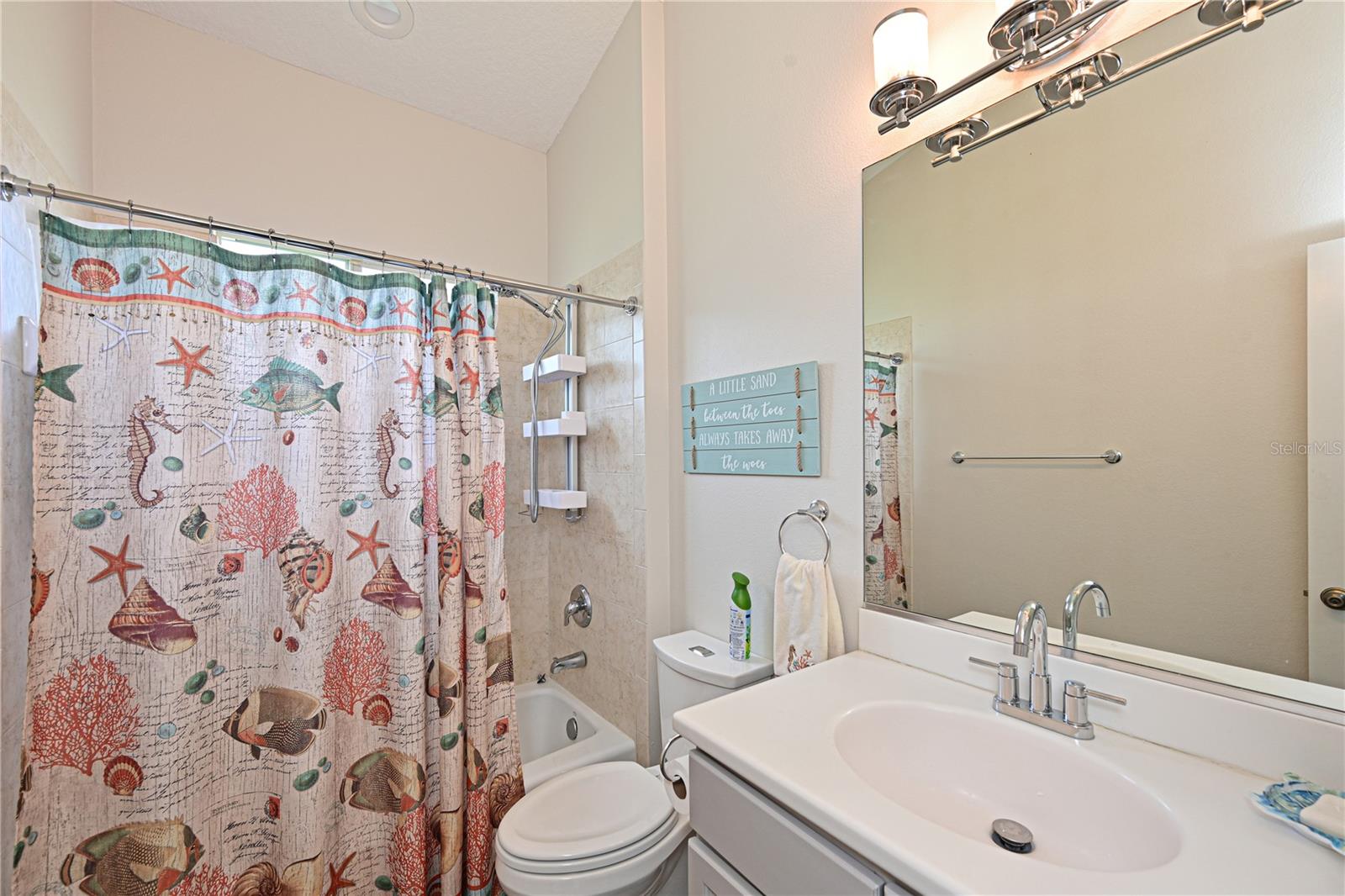 Image 20 of 41 For 211 Dahlia Court