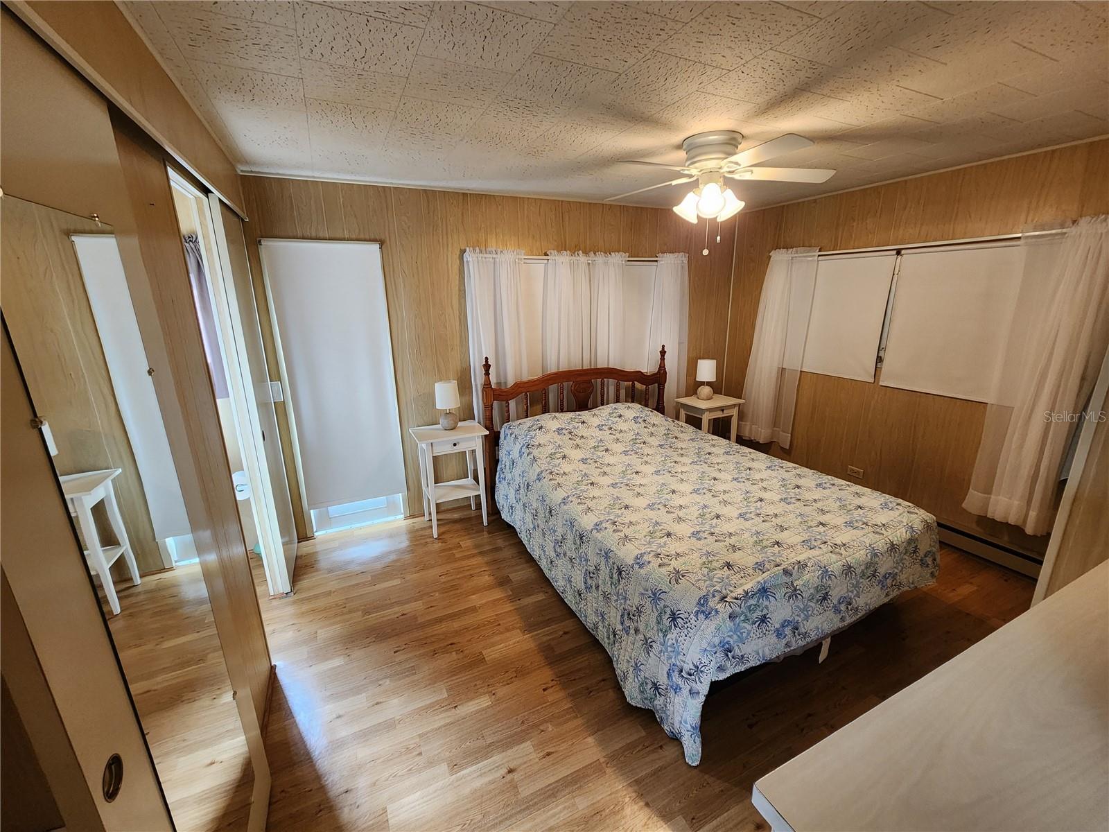 Image 12 of 27 For 406 50th Avenue W