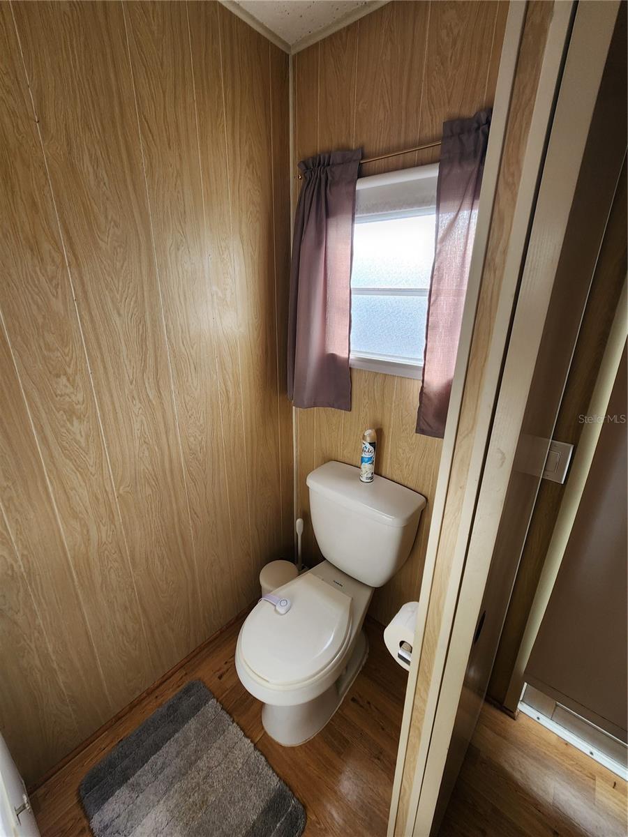 Image 16 of 27 For 406 50th Avenue W