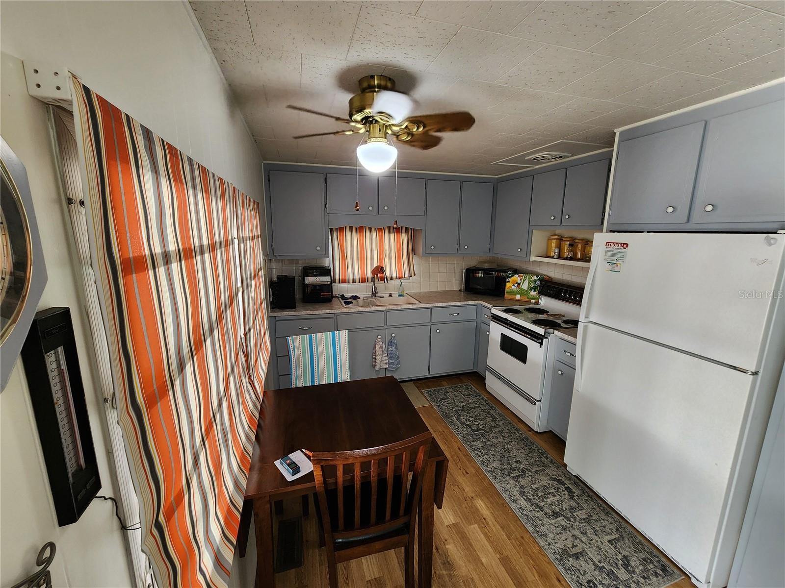 Image 22 of 27 For 406 50th Avenue W