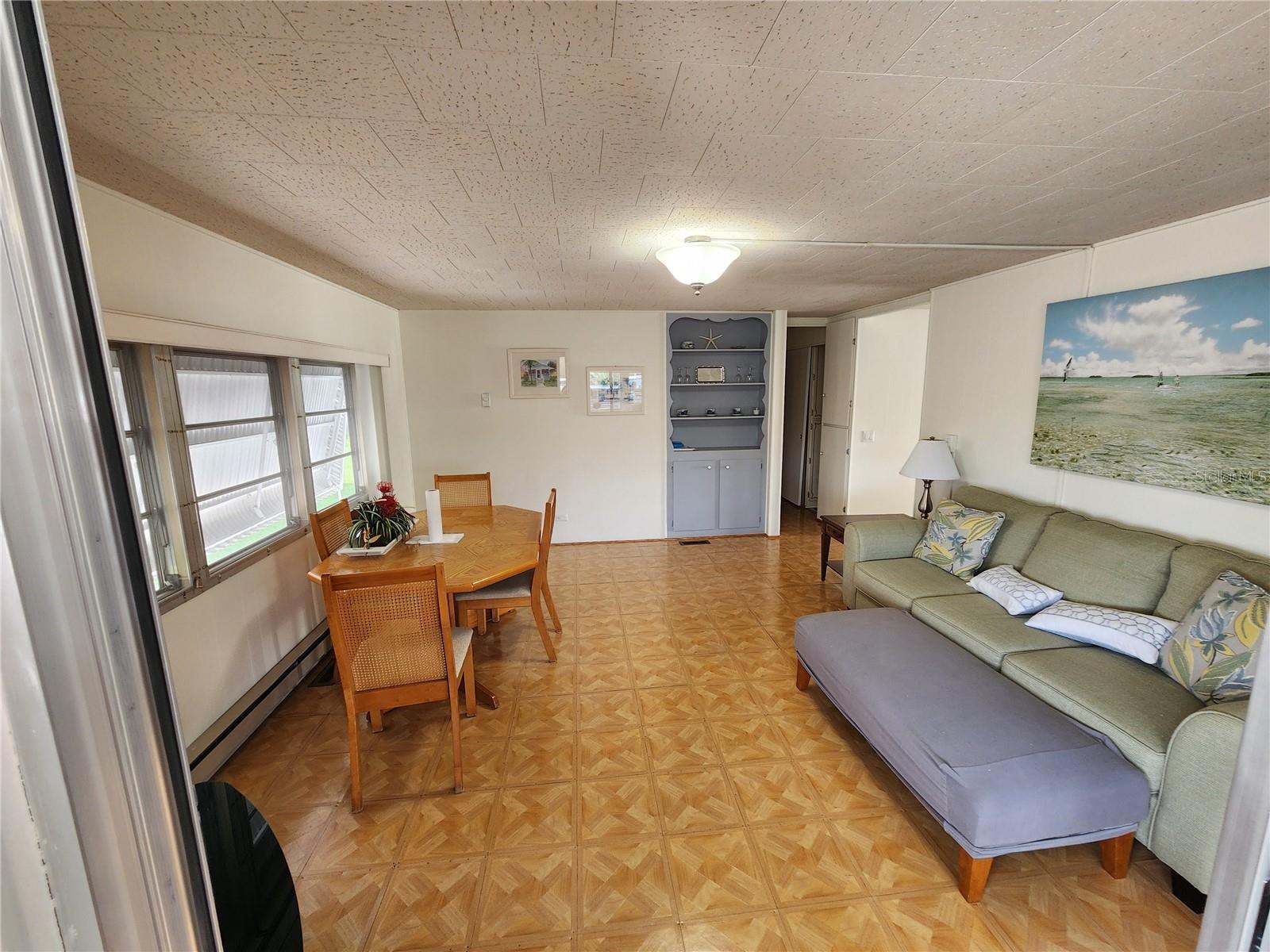Image 5 of 27 For 406 50th Avenue W