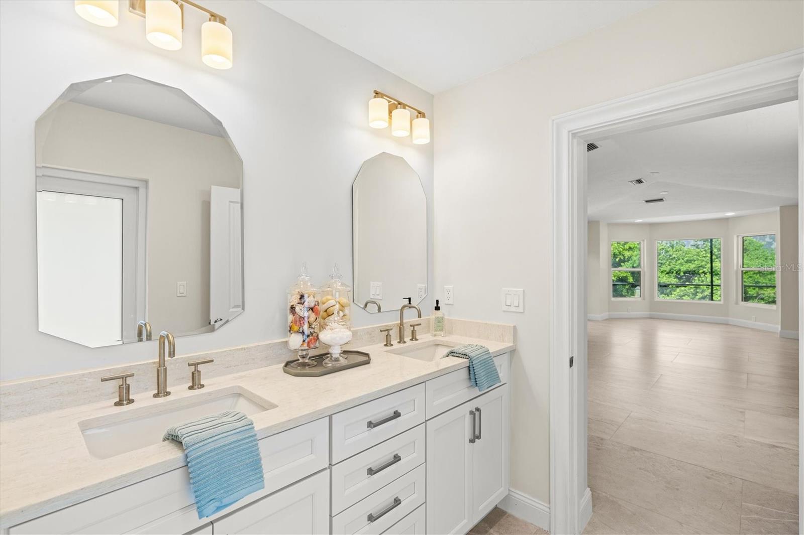 Image 33 of 100 For 5012 Higel Avenue
