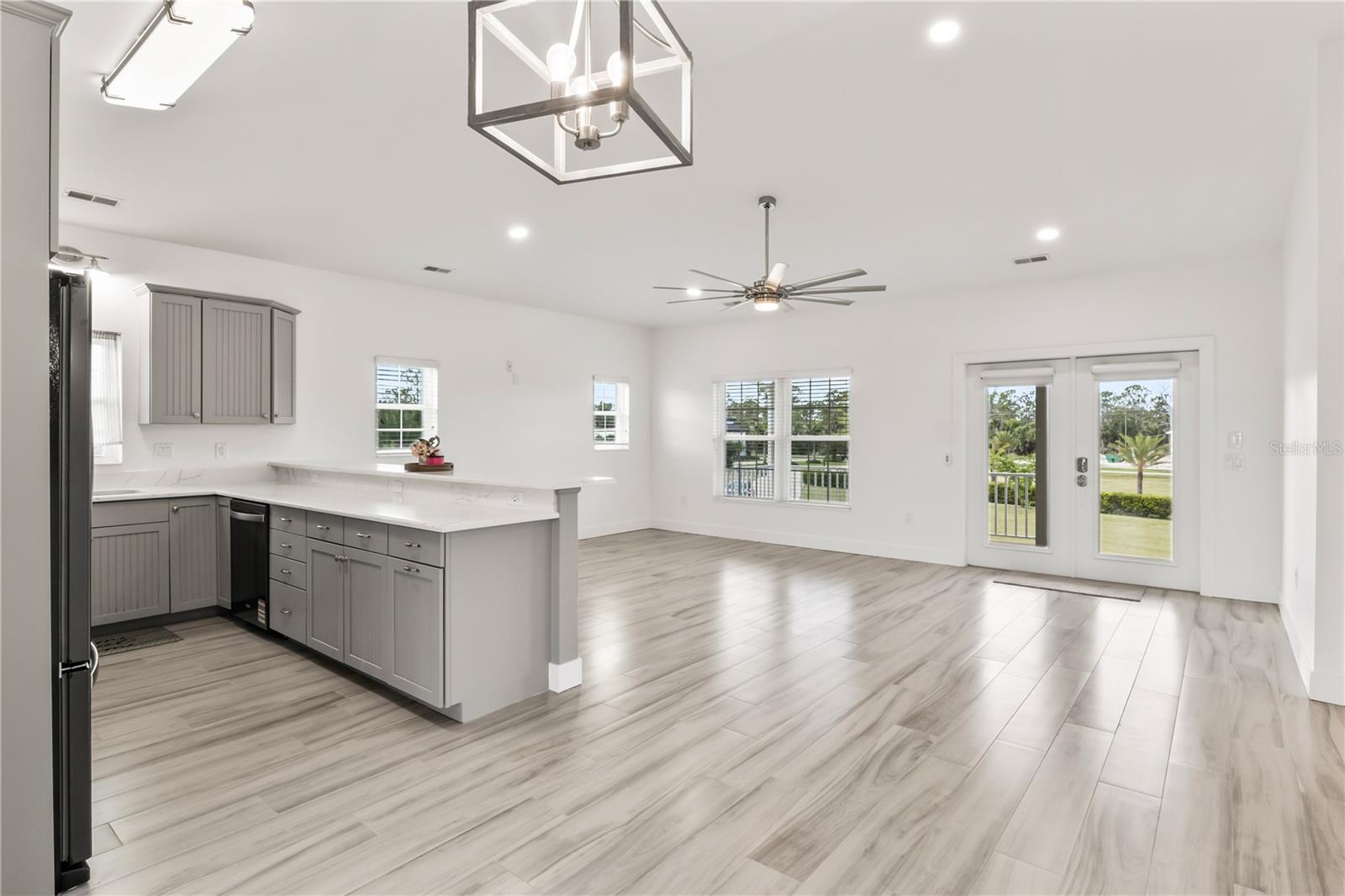 Image 15 of 65 For 24490 Yacht Club Boulevard