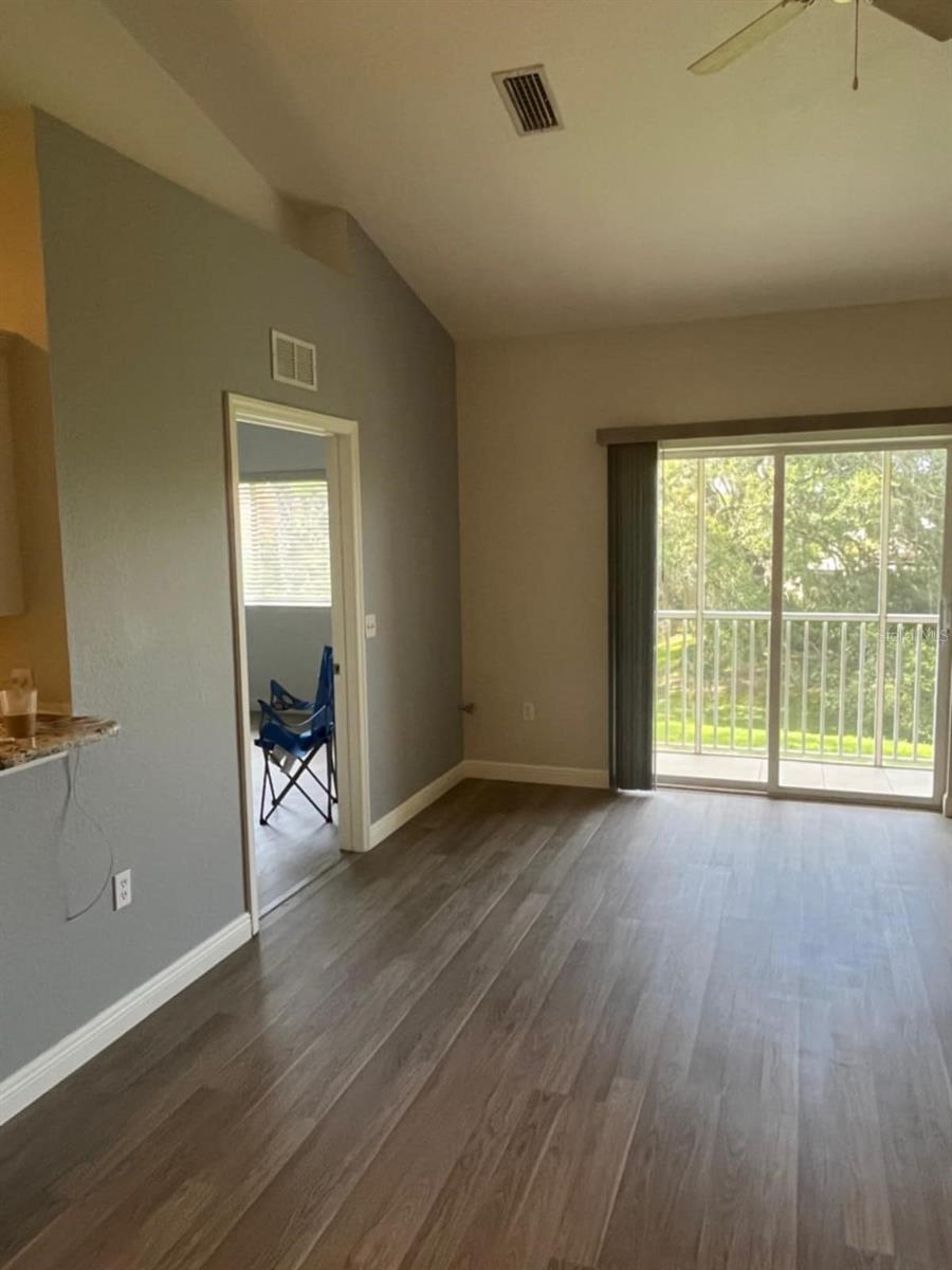 Image 3 of 20 For 3962 Mediterranea Circle 423