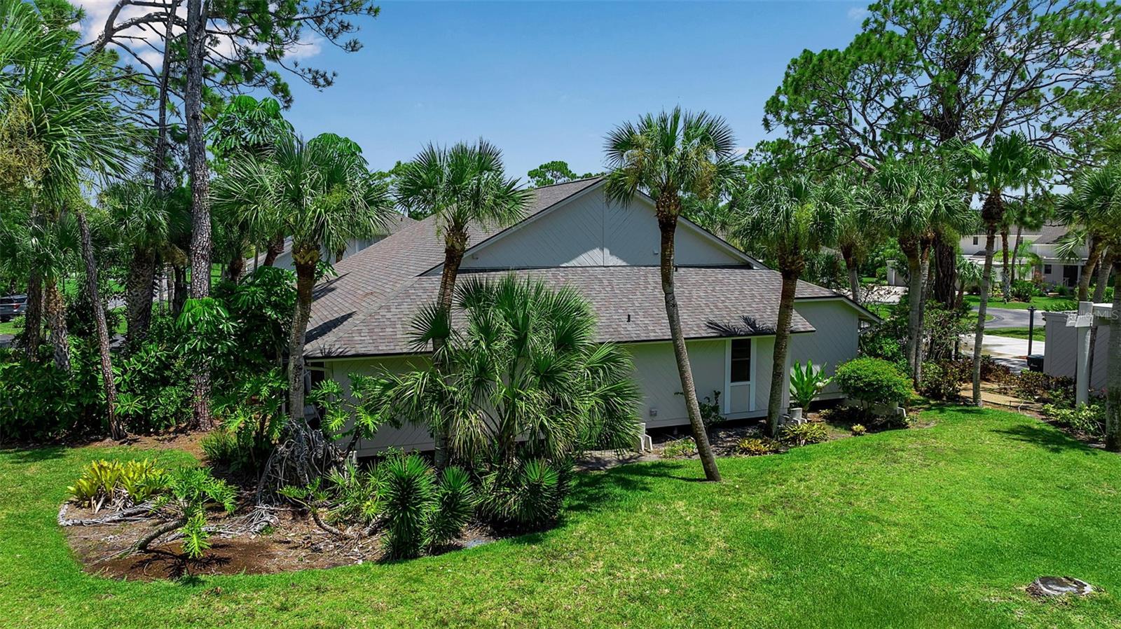 Image 3 of 32 For 7922 Pinegrove Court 15