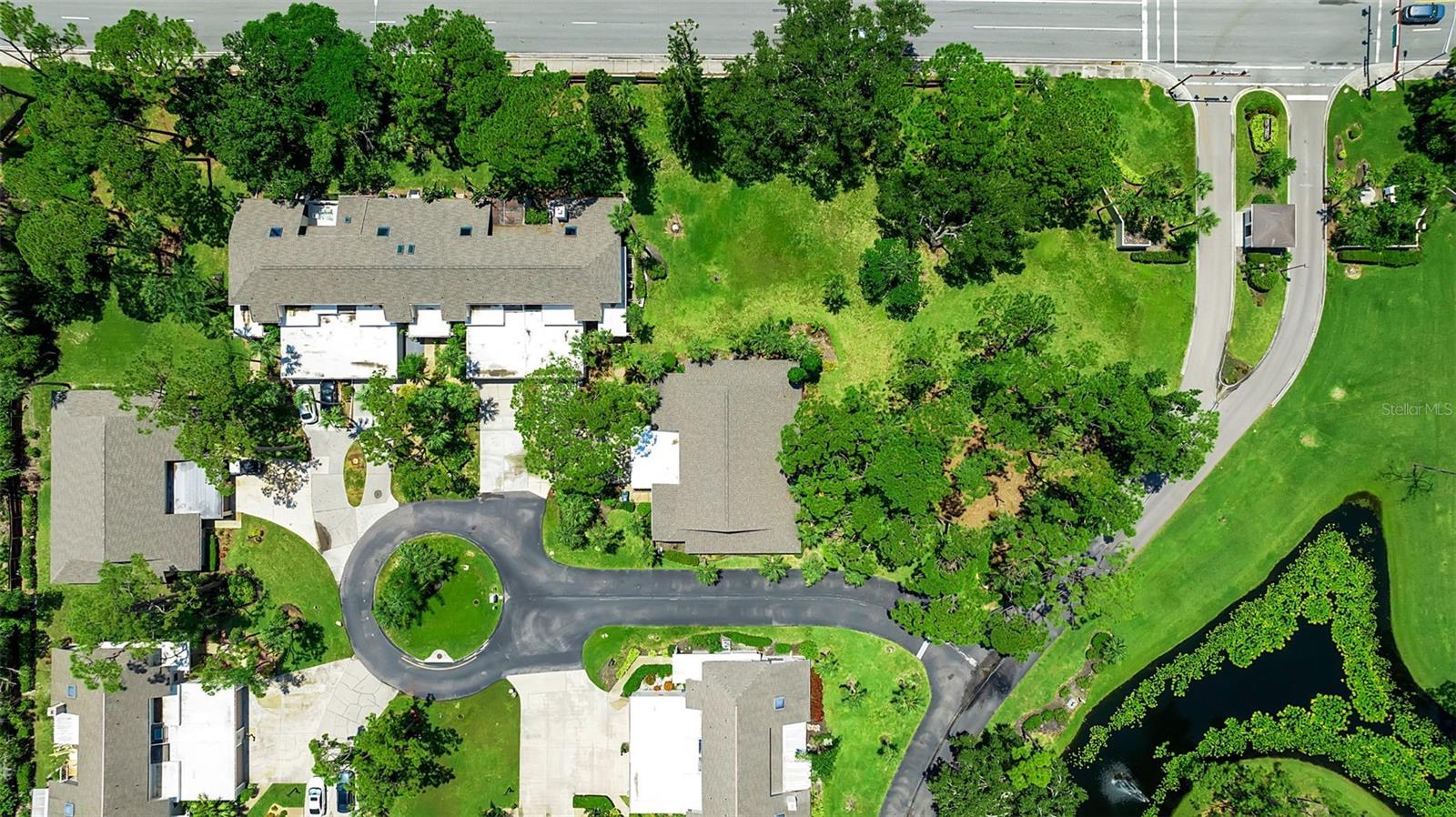 Image 7 of 32 For 7922 Pinegrove Court 15