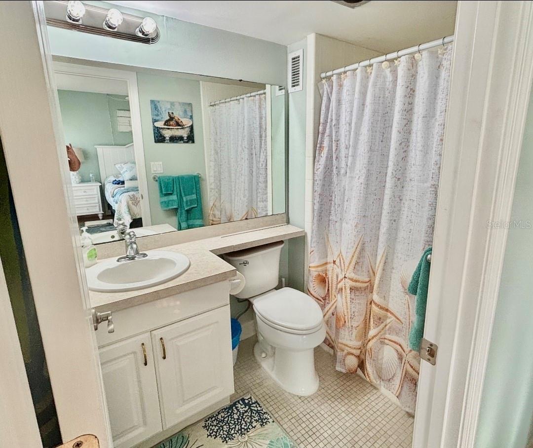 Image 11 of 37 For 1215 Portofino Drive 202