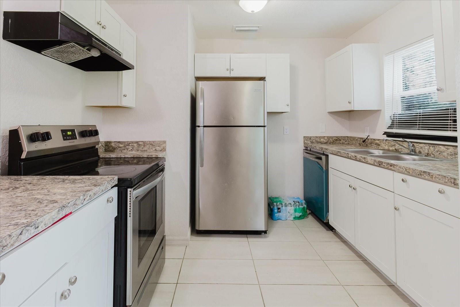 Image 11 of 37 For 5723 5th Street E