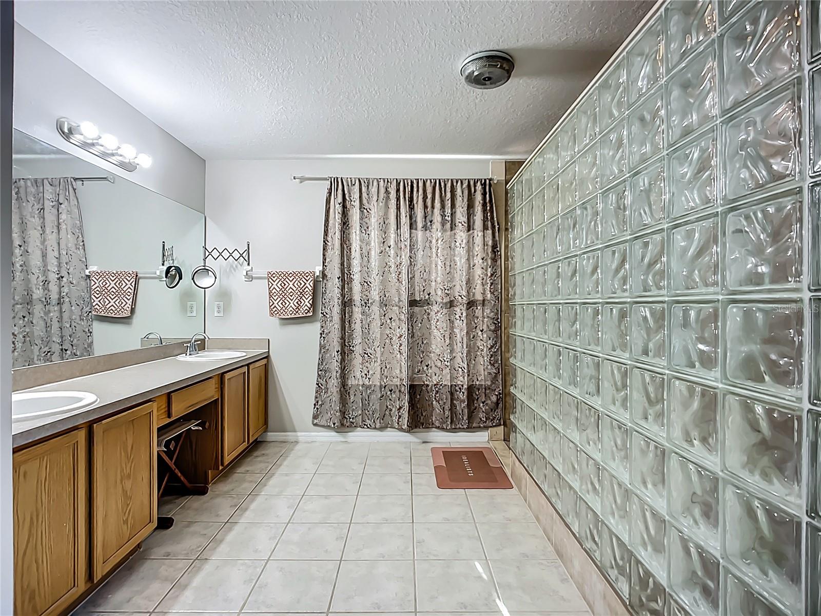 Image 33 of 49 For 11014 Sailbrooke Drive