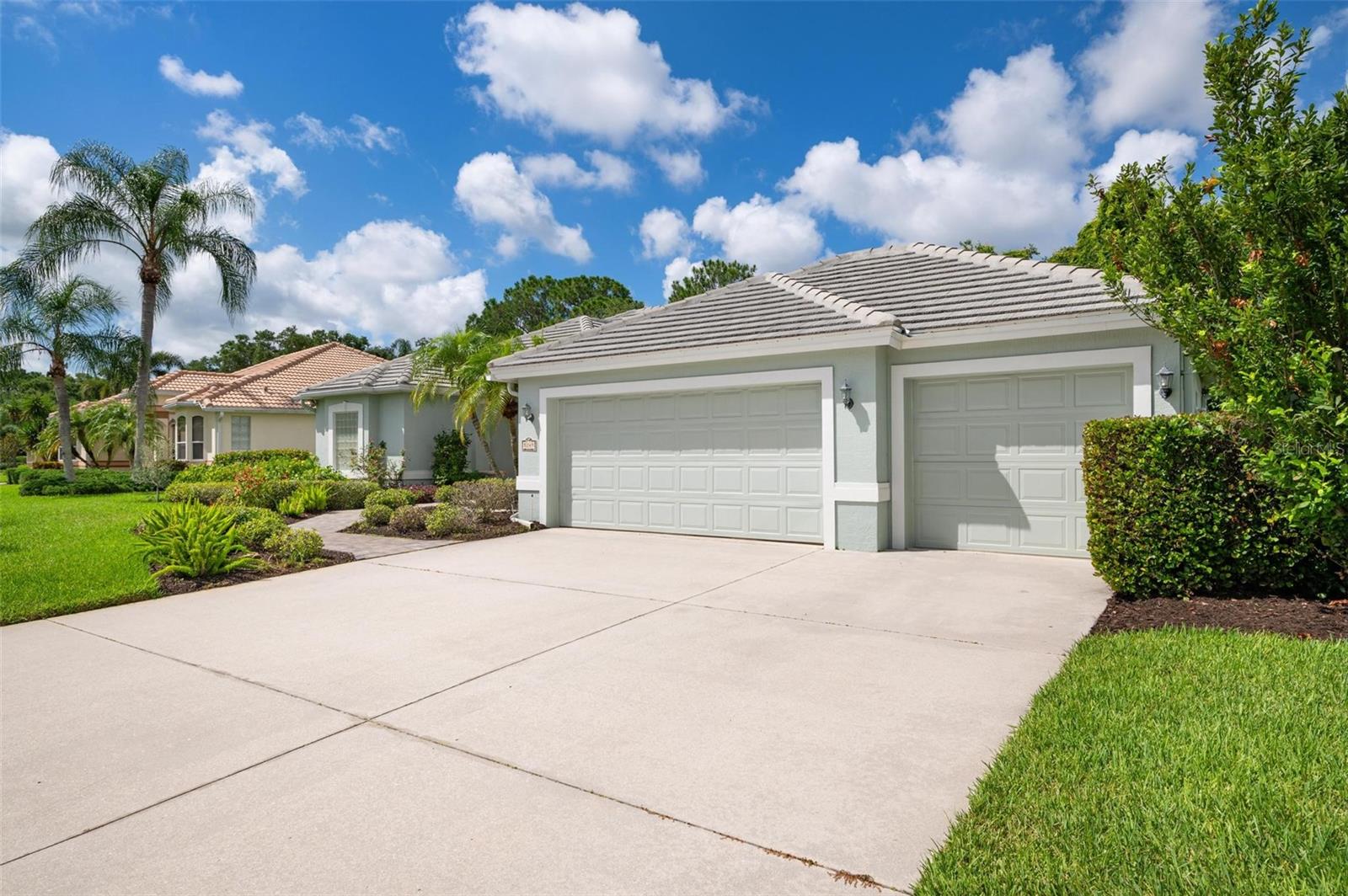 Image 2 of 21 For 5249 Far Oak Circle