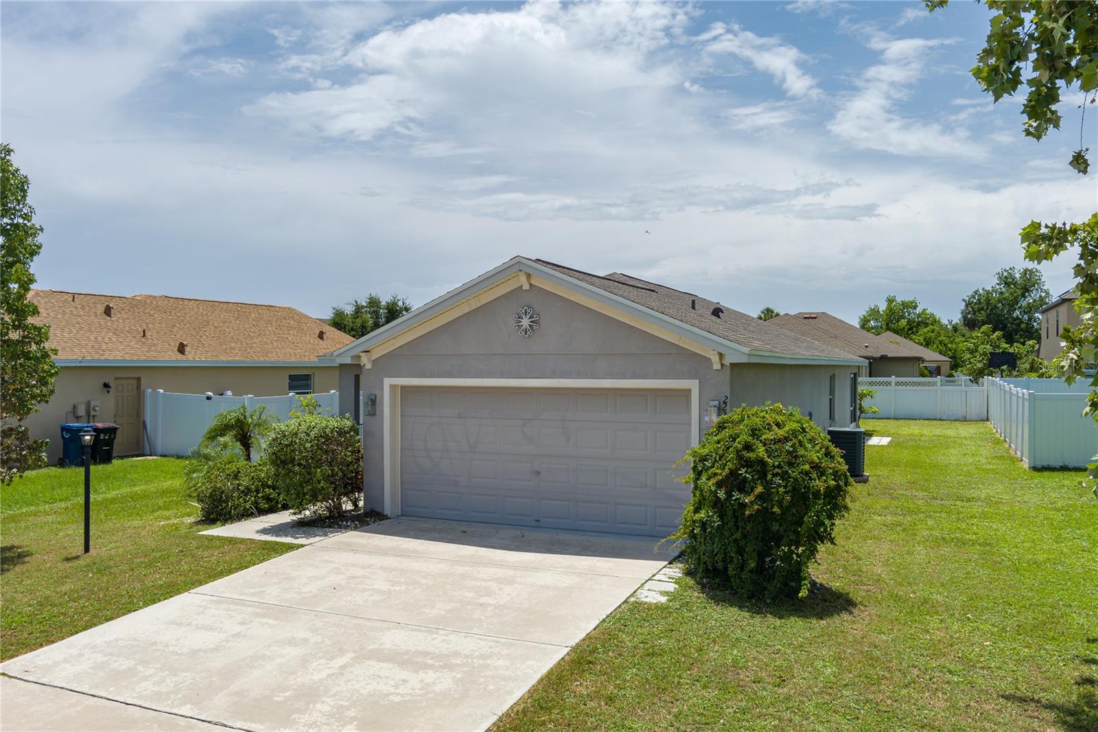 Image 11 of 32 For 2223 11th Avenue E