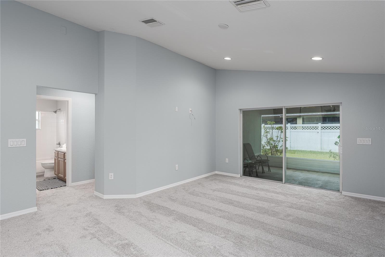 Image 22 of 32 For 2223 11th Avenue E