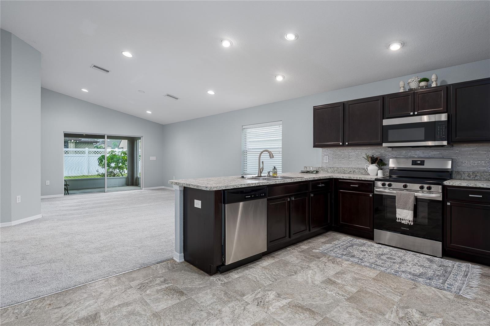 Image 3 of 32 For 2223 11th Avenue E