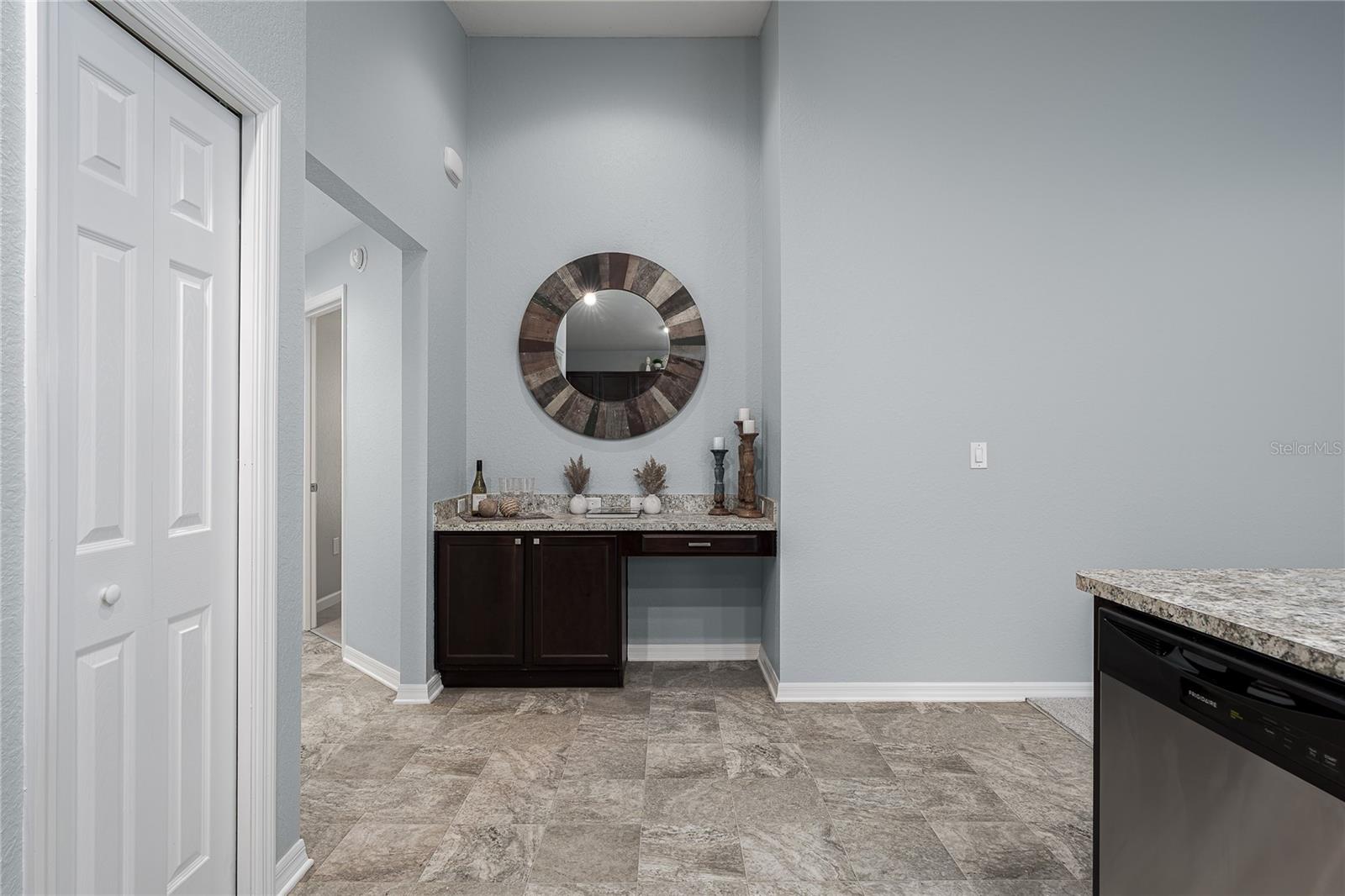 Image 4 of 32 For 2223 11th Avenue E