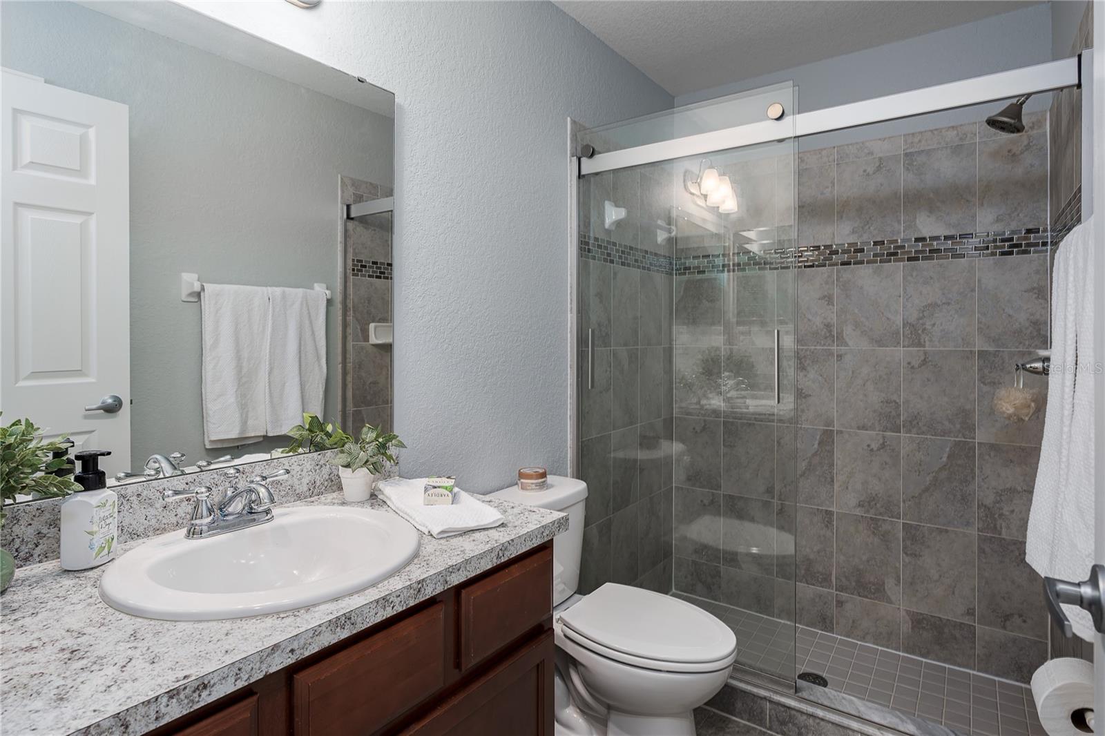 Image 6 of 32 For 2223 11th Avenue E