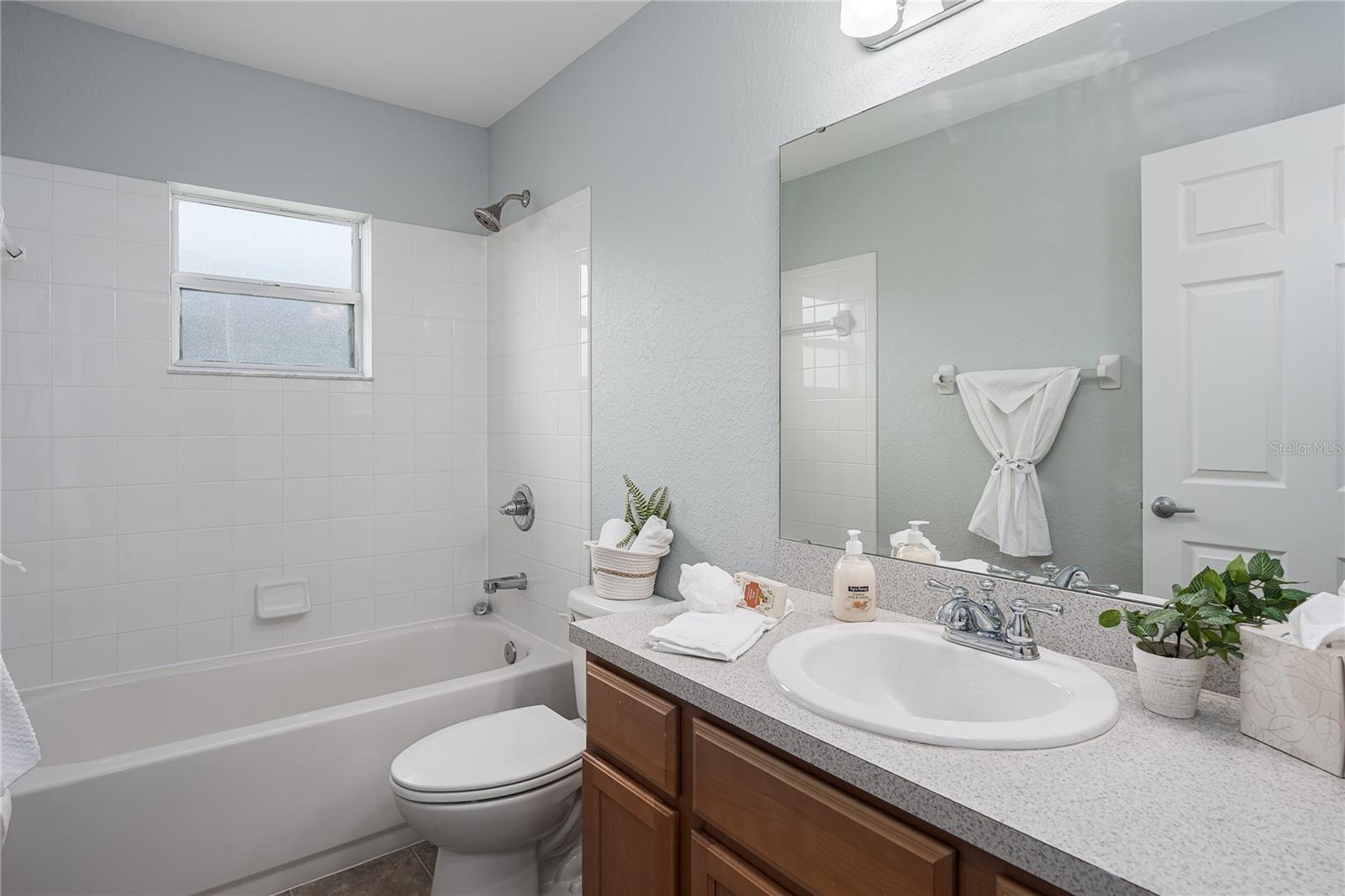 Image 7 of 32 For 2223 11th Avenue E