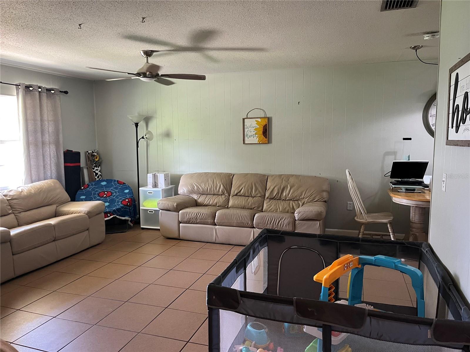 Image 4 of 17 For 4007 7th Street E