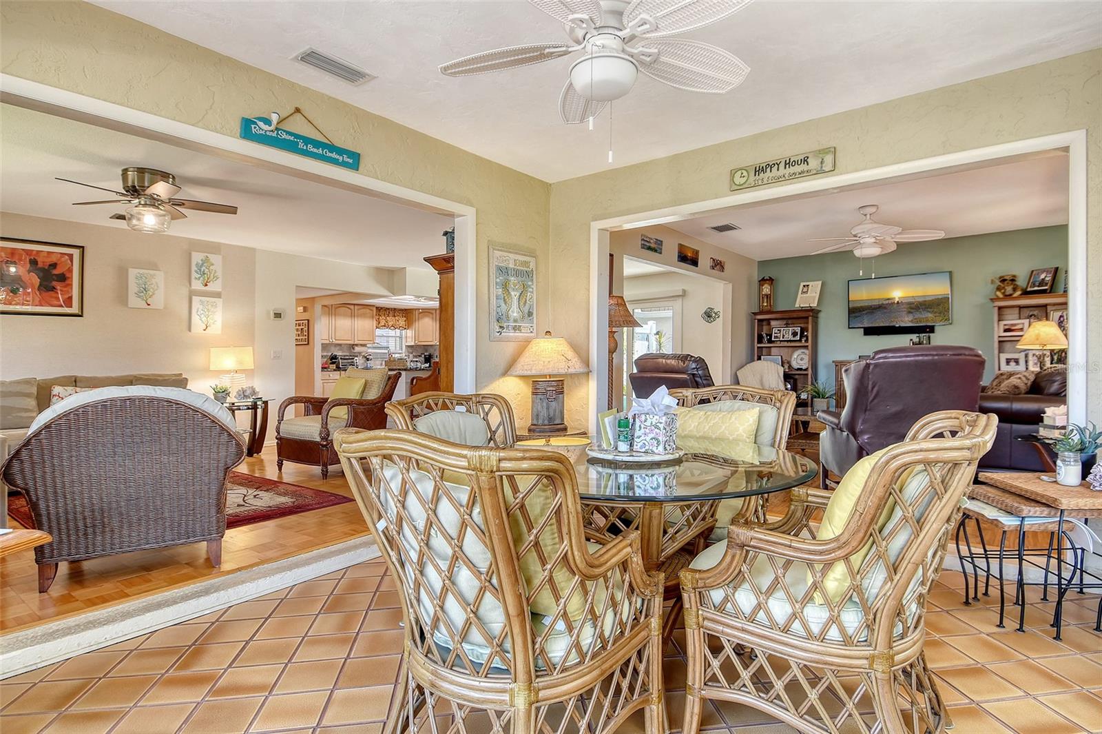 Image 11 of 90 For 2308 Waterbluff Place V304