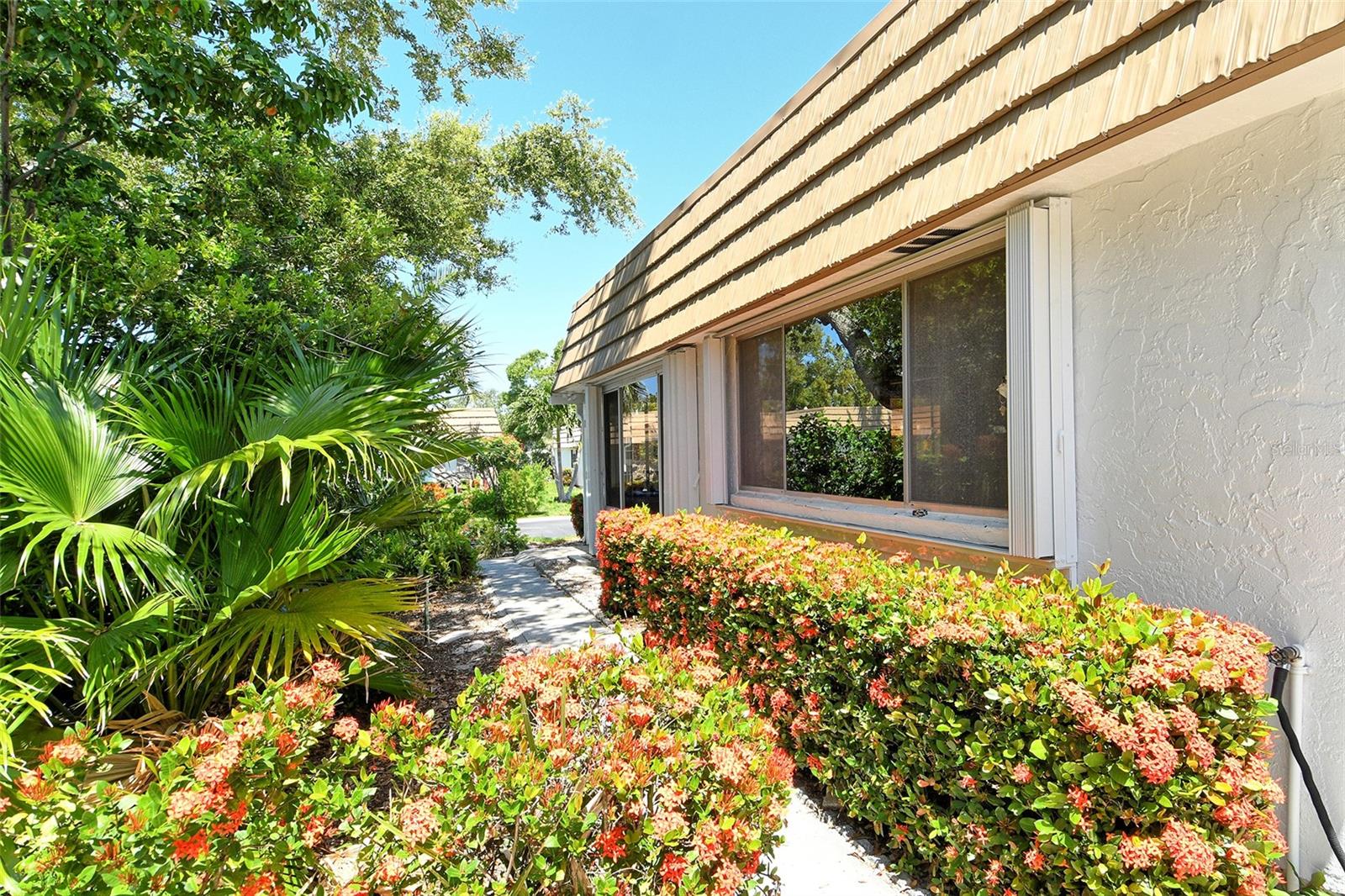 Image 37 of 90 For 2308 Waterbluff Place V304