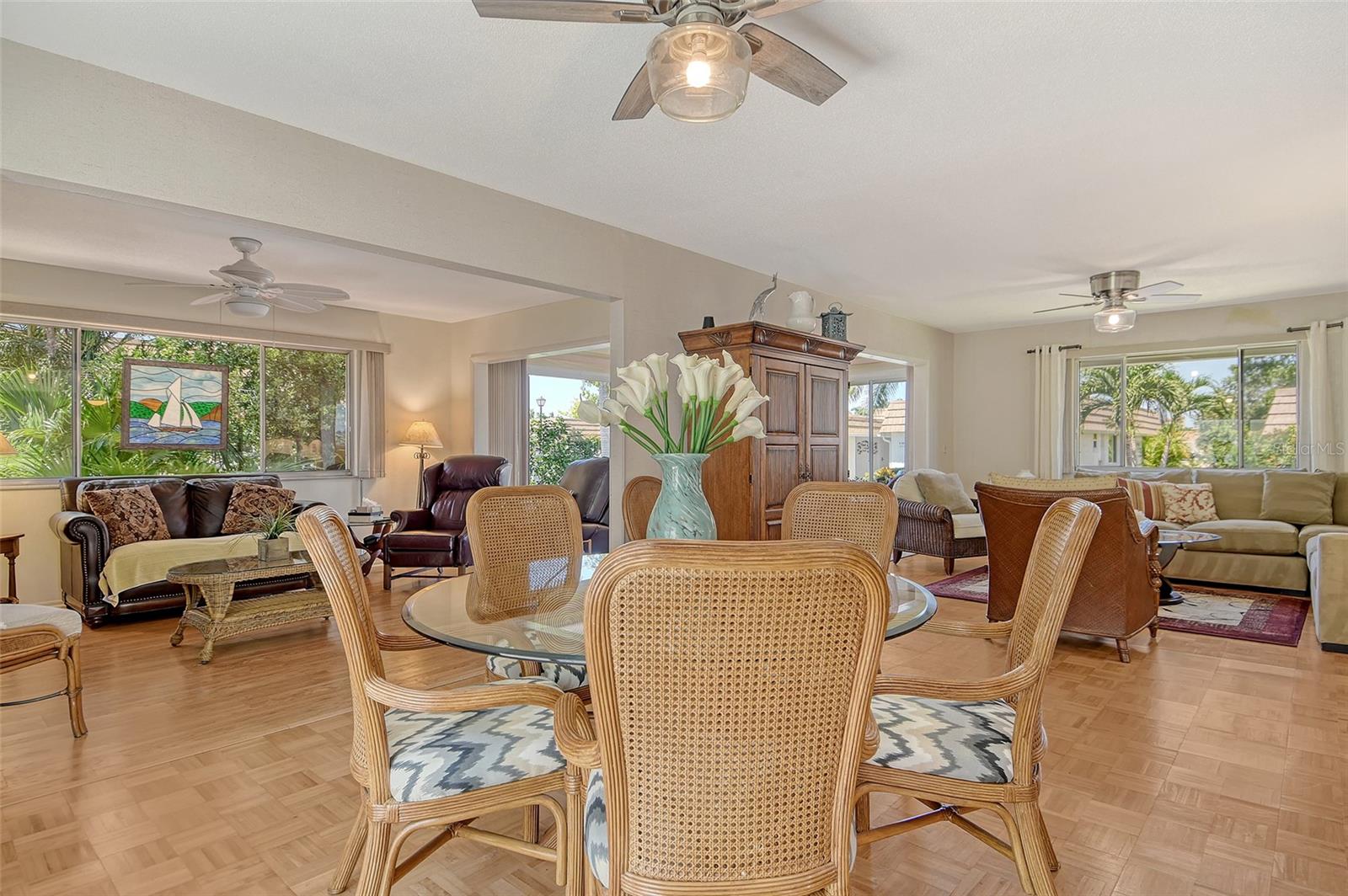 Image 8 of 90 For 2308 Waterbluff Place V304