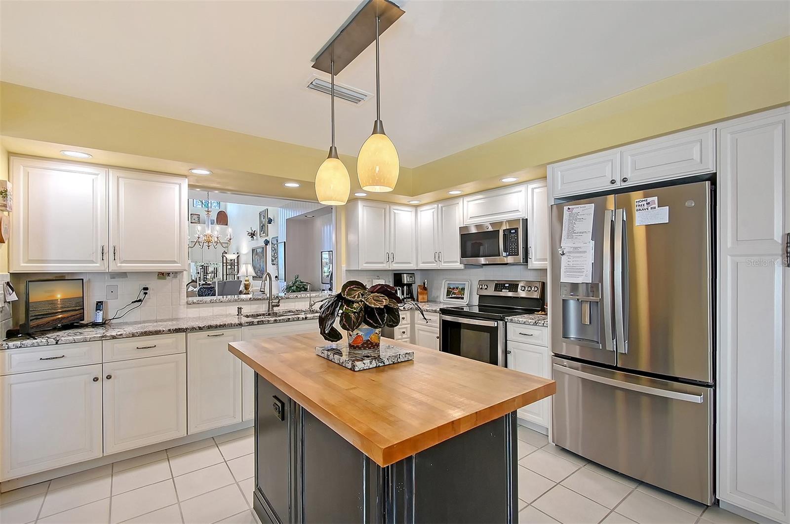 Image 10 of 54 For 7743 Fairway Woods Drive 1002