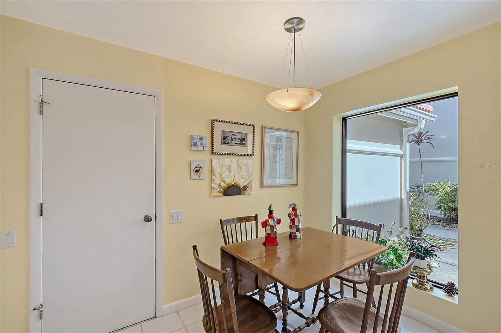 Image 13 of 54 For 7743 Fairway Woods Drive 1002