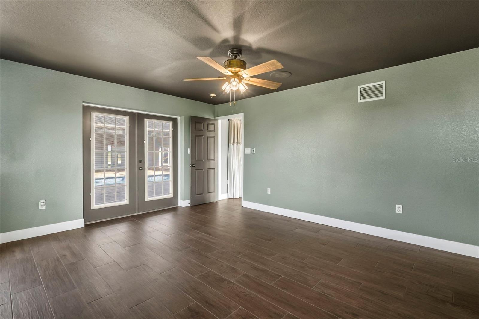 Image 21 of 90 For 2288 Brownville Street