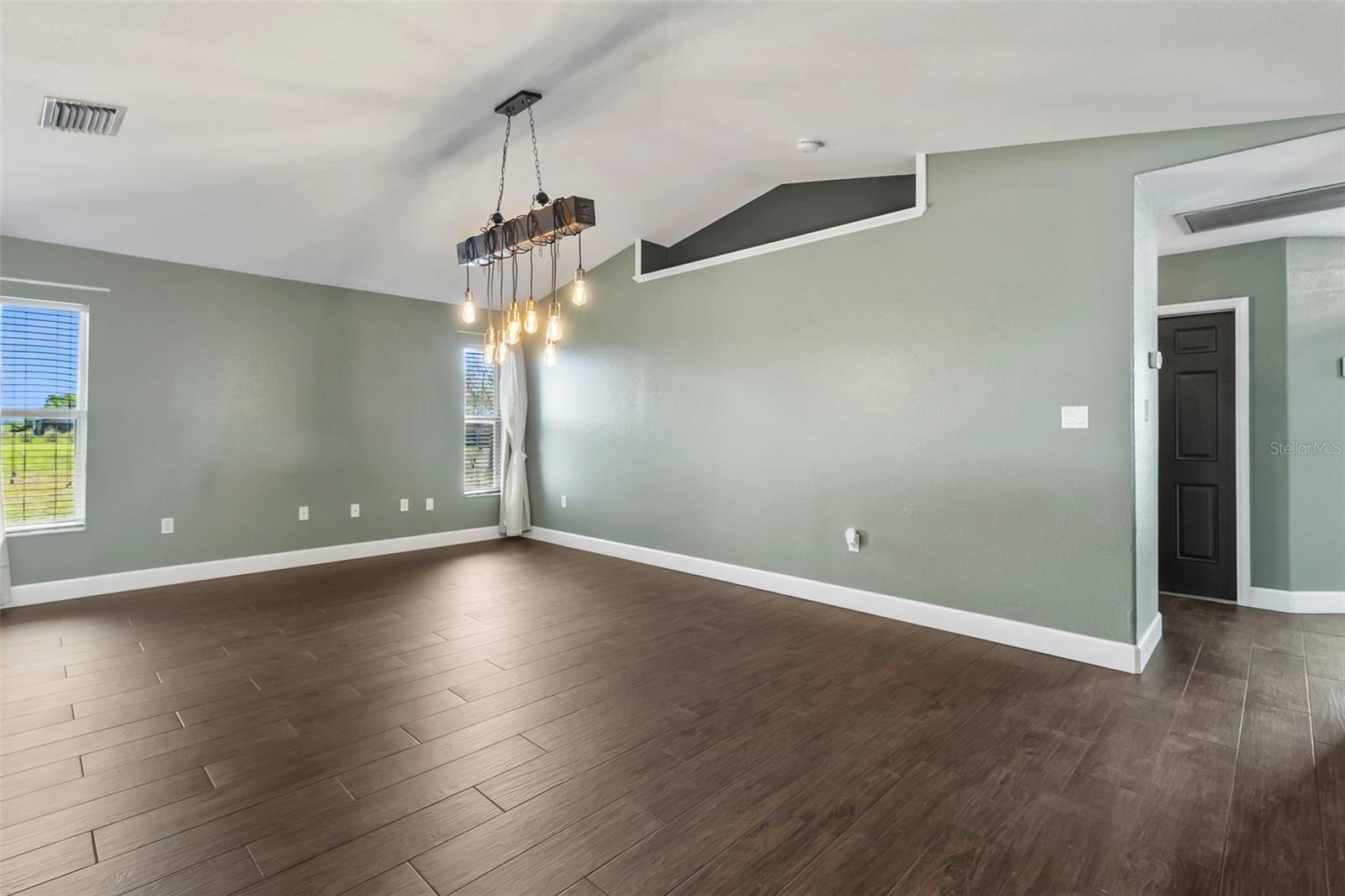 Image 35 of 90 For 2288 Brownville Street