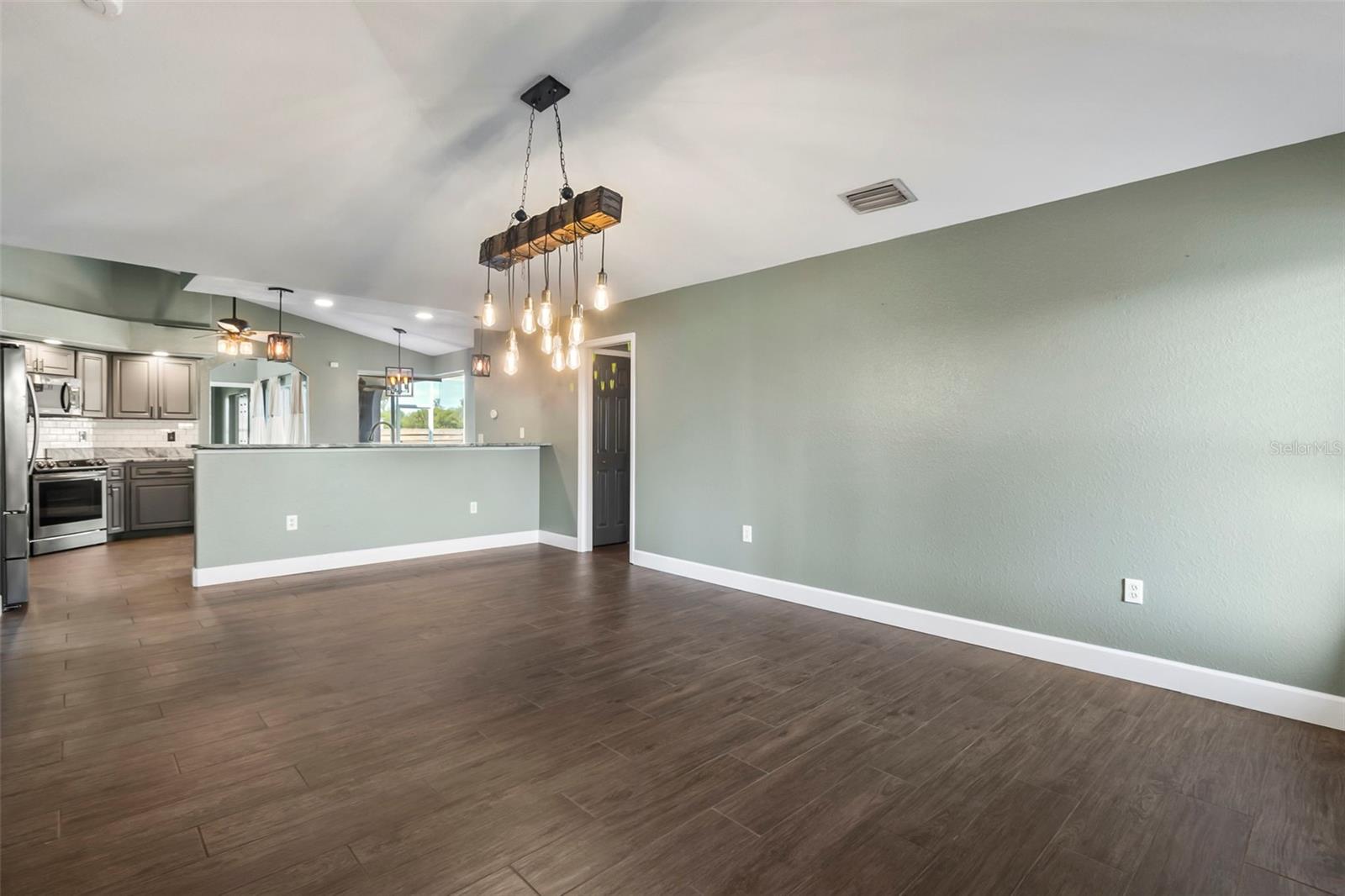 Image 37 of 90 For 2288 Brownville Street