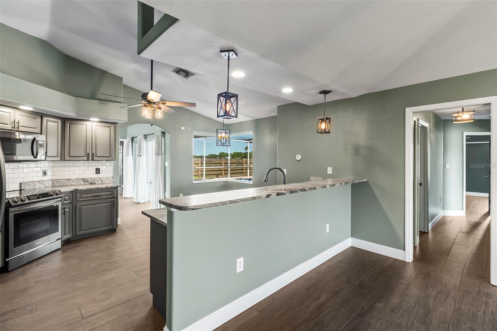Image 39 of 90 For 2288 Brownville Street