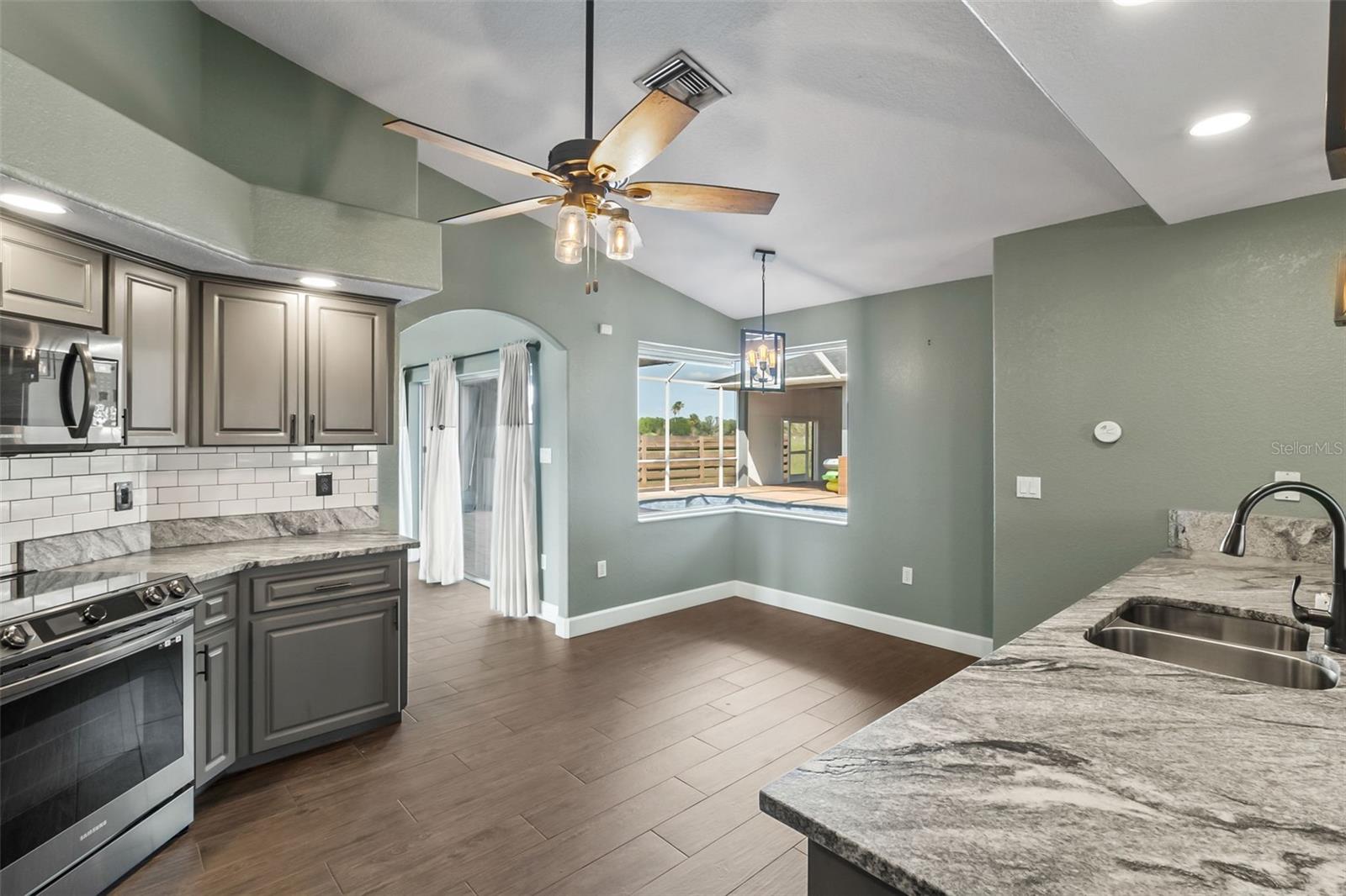 Image 41 of 90 For 2288 Brownville Street