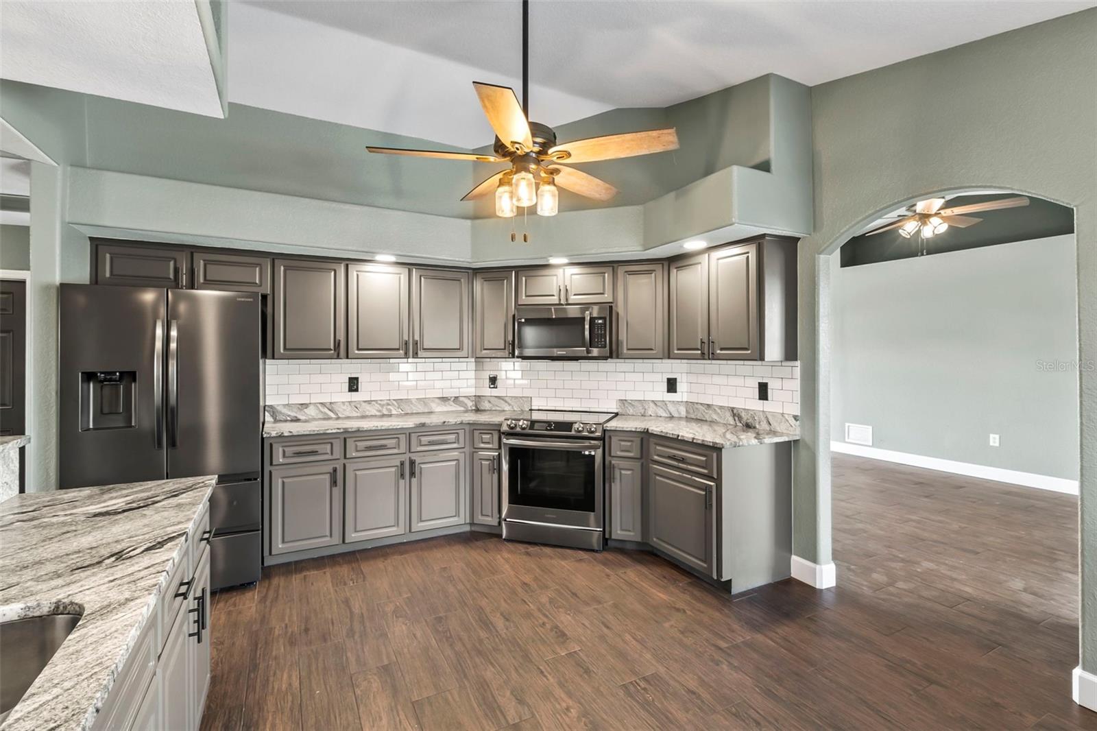 Image 45 of 90 For 2288 Brownville Street