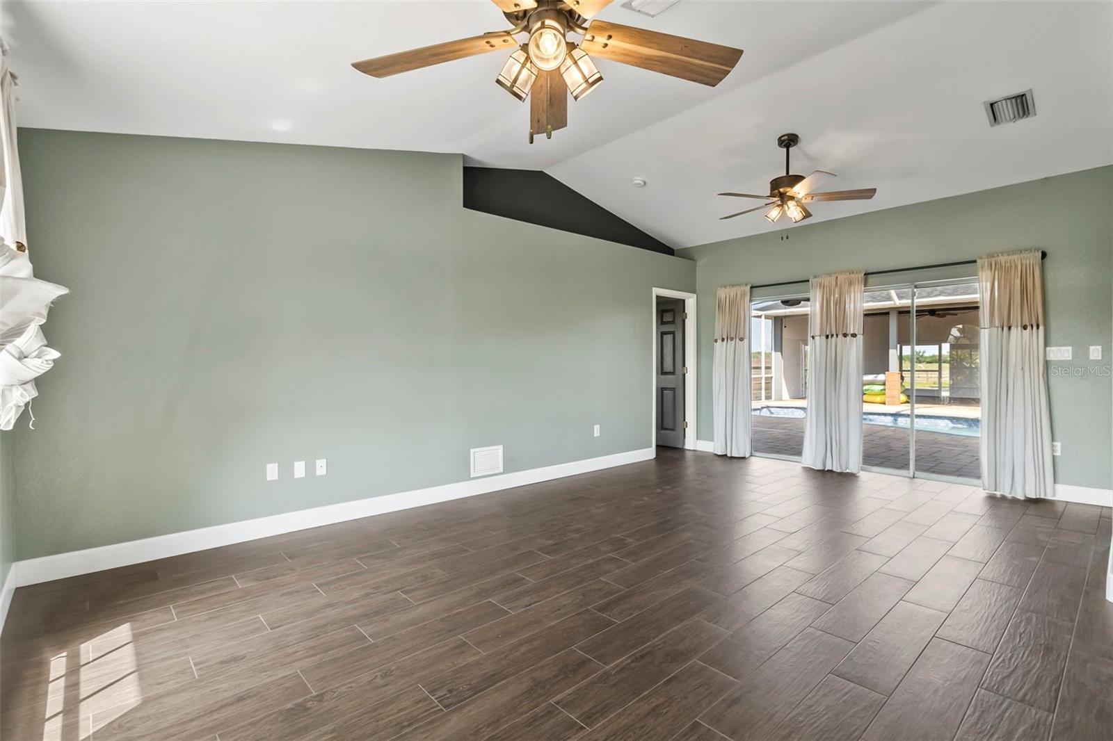 Image 69 of 90 For 2288 Brownville Street