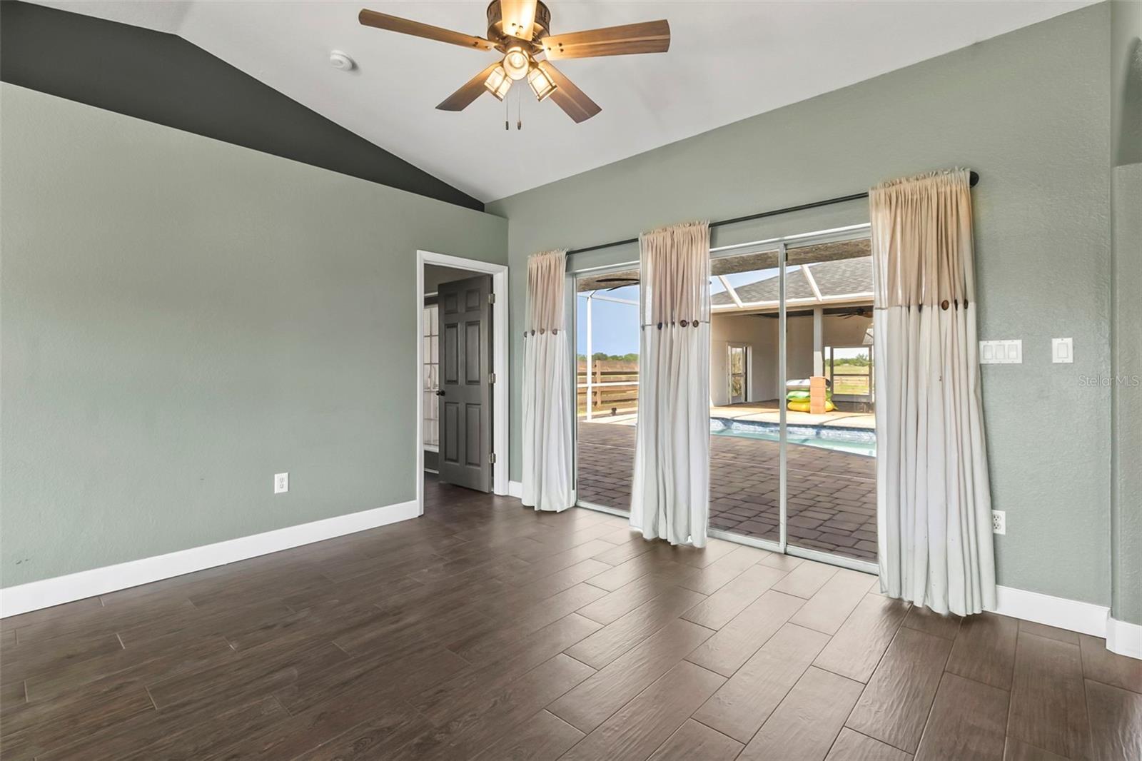 Image 72 of 90 For 2288 Brownville Street