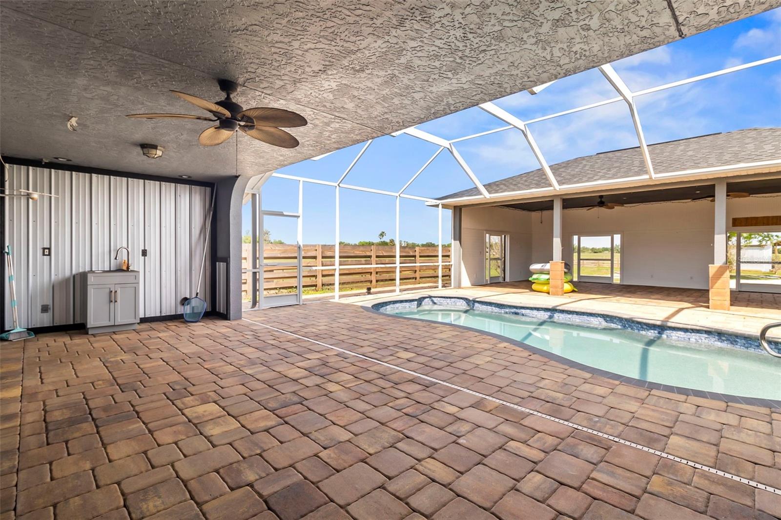 Image 73 of 90 For 2288 Brownville Street